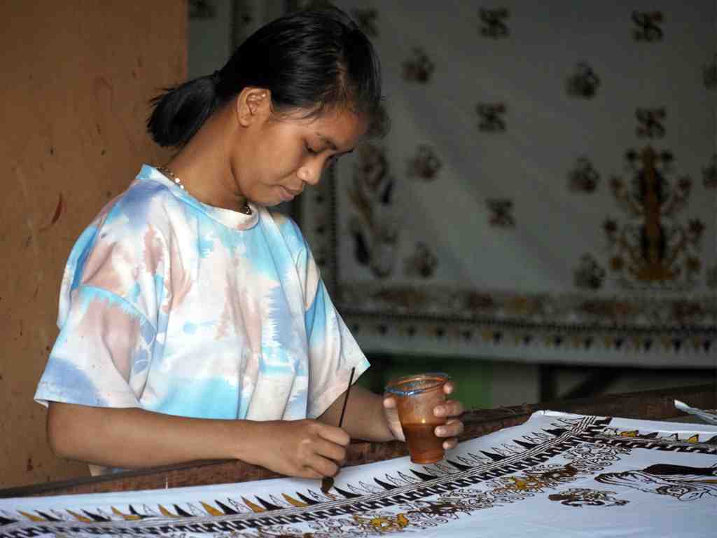KAIN BATIK BENANG BINTIK