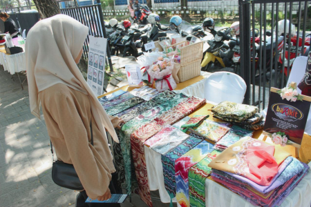  LIHAT KAIN SASIRANGAN
