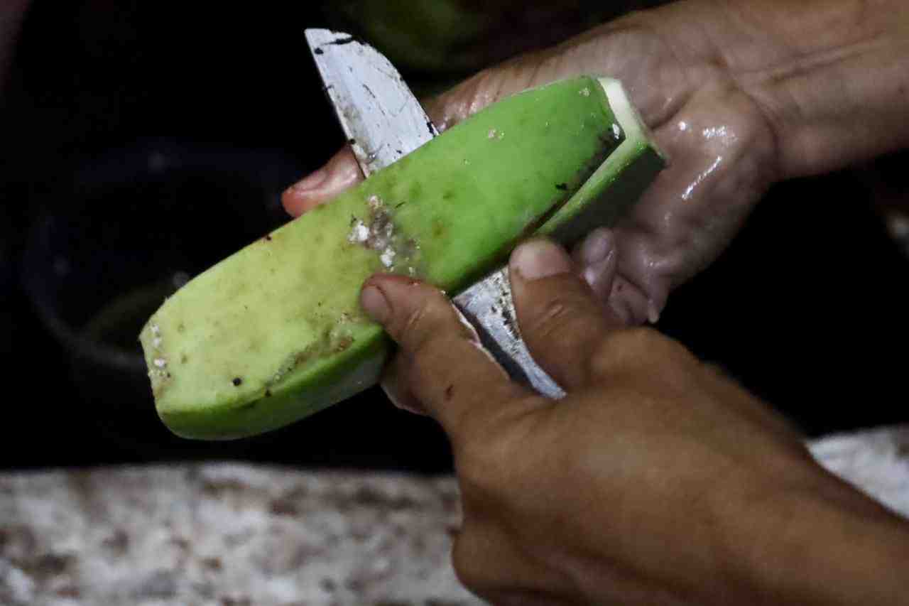 KUPAS KULIT PISANG
