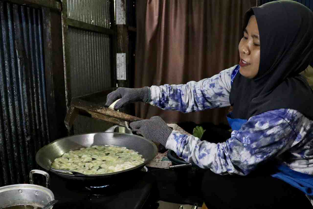 POTONG PISANG