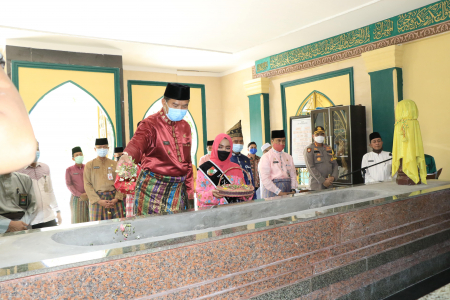 ZIARAH MAKAM PENDIRI PEKANBARU