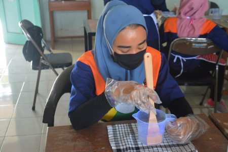 MENGADUK CAIRAN HAND SANITIZER