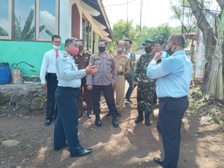 BERIKAN PELAYANAN DAN PEMBINAAN WBP