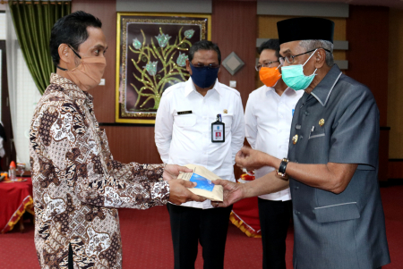 SERAHKAN BANTUAN KORBAN TERSENGAT LISTRIK