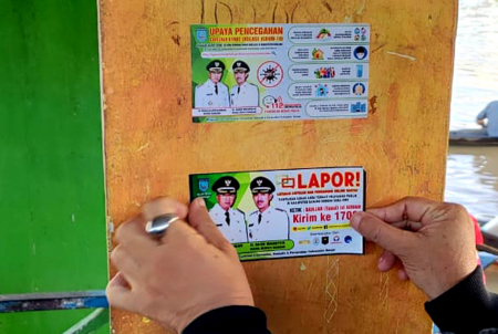 TEMPELKAN STIKER SOSIALISASI LAPOR