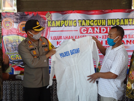 BERIKAN BANTUAN APD