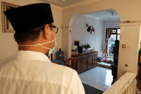 KUNJUNGI PASIEN KARANTINA MANDIRI 