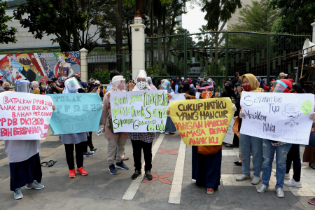 UNJUK RASA TOLAK SYARAT USIA DALAM PPDB DKI JAKARTA