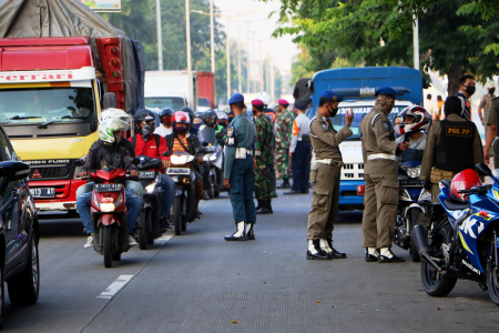 RAZIA PELANGGARAN TIDAK MEMAKAI MASKER