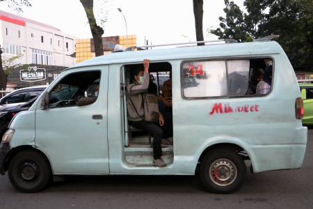 PENGHAPUSAN PEMBATASAN PENUMPANG TRANSPORTASI