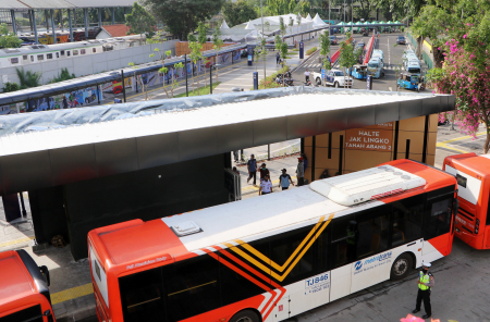 EMPAT STASIUN KERETA TERINTEGRASI 