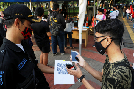 PEMBATASAN PENGUNJUNG LAPANGAN BANTENG