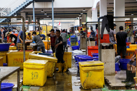 PASAR TRADISIONAL RENTAN PENYEBARAN COVID-19