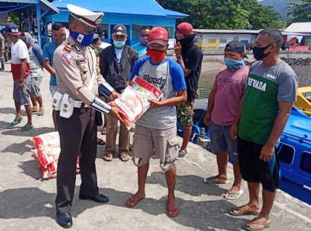 BANTUAN KEPADA MOTORIS SPEEDBOAT