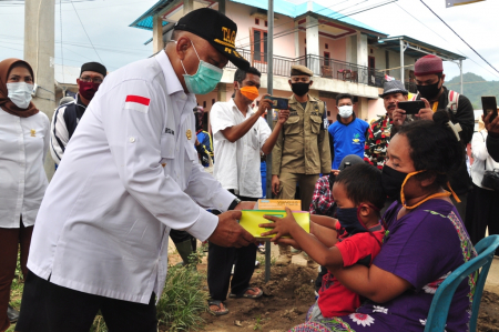 BANTUAN KORBAN BANJIR