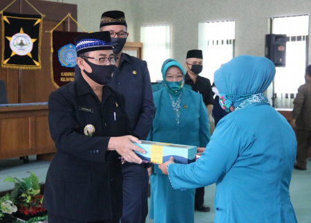  CINDERAMATA UNTUK PENGURUS TP PKK