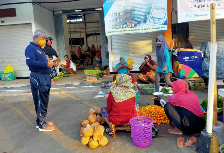 WALIKOTA TIDORE  KUNJUNGI PASAR