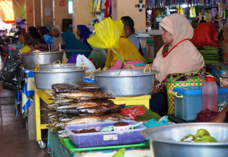 PASAR SEPI PENGUNJUNG