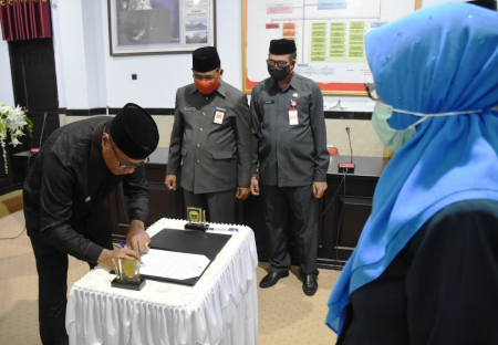 PENANDATANGANAN BERITA ACARA PELANTIKAN