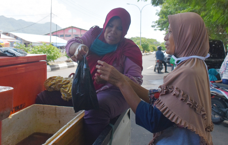 PENJUAL IKAN KELILING