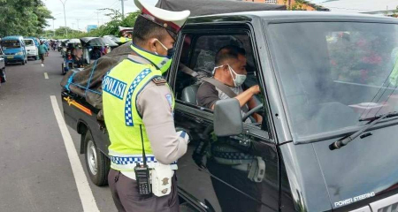 PENGEMUDI TIDAK MENGGUNAKAN SAFETY BELT