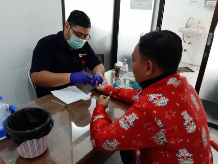 MENGAMBIL DARAH