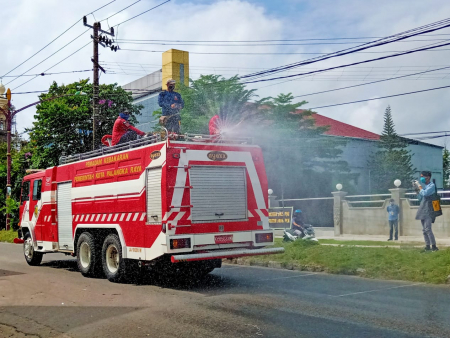 SEMPROT CAIRAN DISINFEKTAN