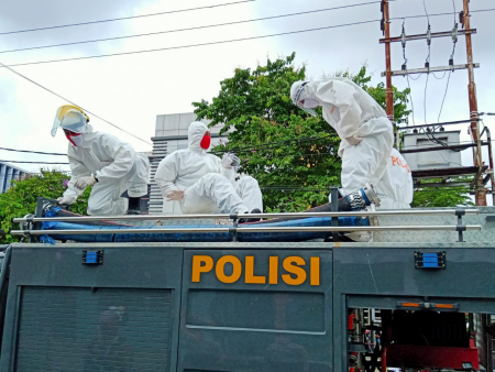 PERSIAPAN PENYEMPROTAN DISINFEKTAN