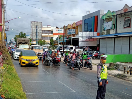 MENUNGGU PENYEMPROTAN 