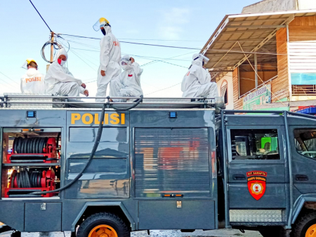 PERSIAPAN PENYEMPROTAN DISINFEKTAN