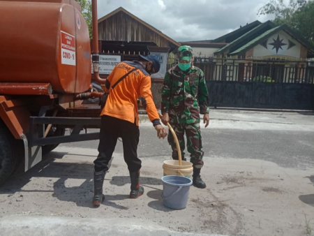 BAGIKAN CAIRAN DISINFEKTAN