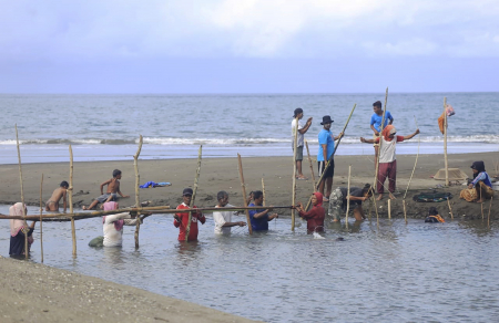 BUAT PERANGKAP IKAN