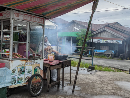  PENJUAL SATE AYAM