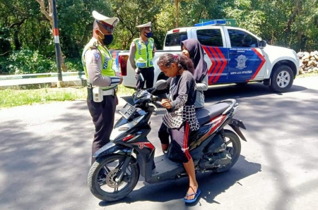 TEGUR PENGENDARA MOTOR DI BAWAH UMUR