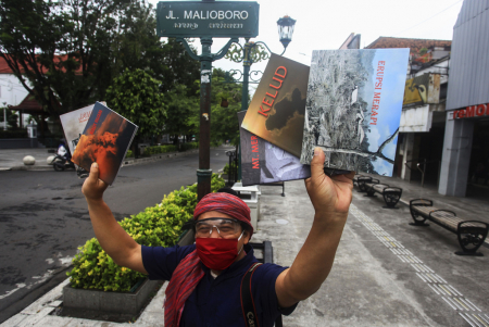 JUAL BUKU UNTUK BANTU WARGA TERDAMPAK COVID-19