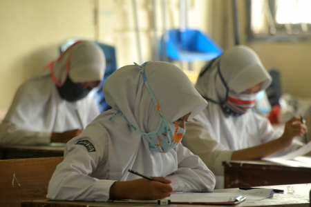 TES TERTULIS MASUK SMA TERAPKAN PROTOKOL KESEHATAN 