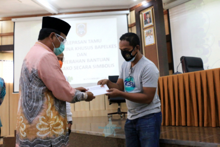 PENYERAHAN SURAT KETERANGAN SEMBUH