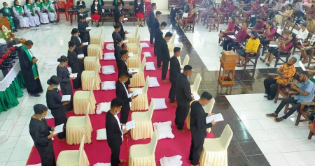 TERAPKAN COVID-19 DI GEREJA