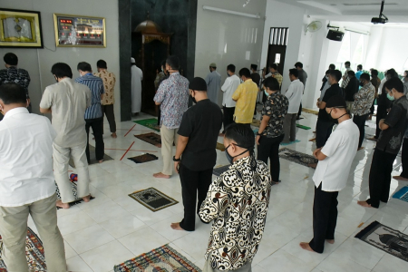 SALAT JUMAT  di MESJID AT TAQWA KEMENTERIAN KOMINFO