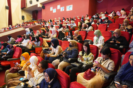 DORONG PEREMPUAN PENGGERAK EKONOMI DIGITAL