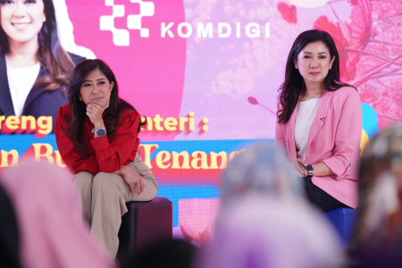 MENKOMDIGI DORONG LITERASI DIGITAL KELUARGA