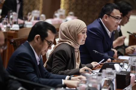 RAKER KOMISI I DPR DENGAN KEMKOMDIGI