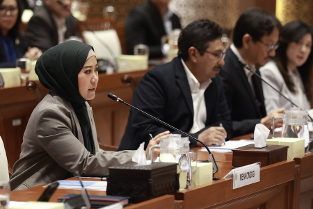 RAKER KOMISI I DPR DENGAN MENKOMDIGI