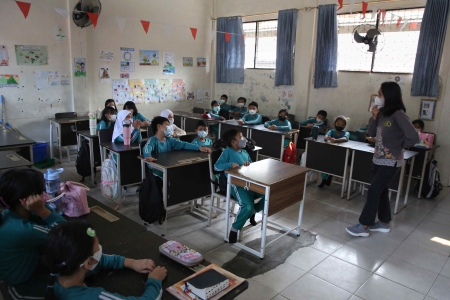 AKTIVITAS PEMBELAJARAN DI TENGAH KABUT ASAP