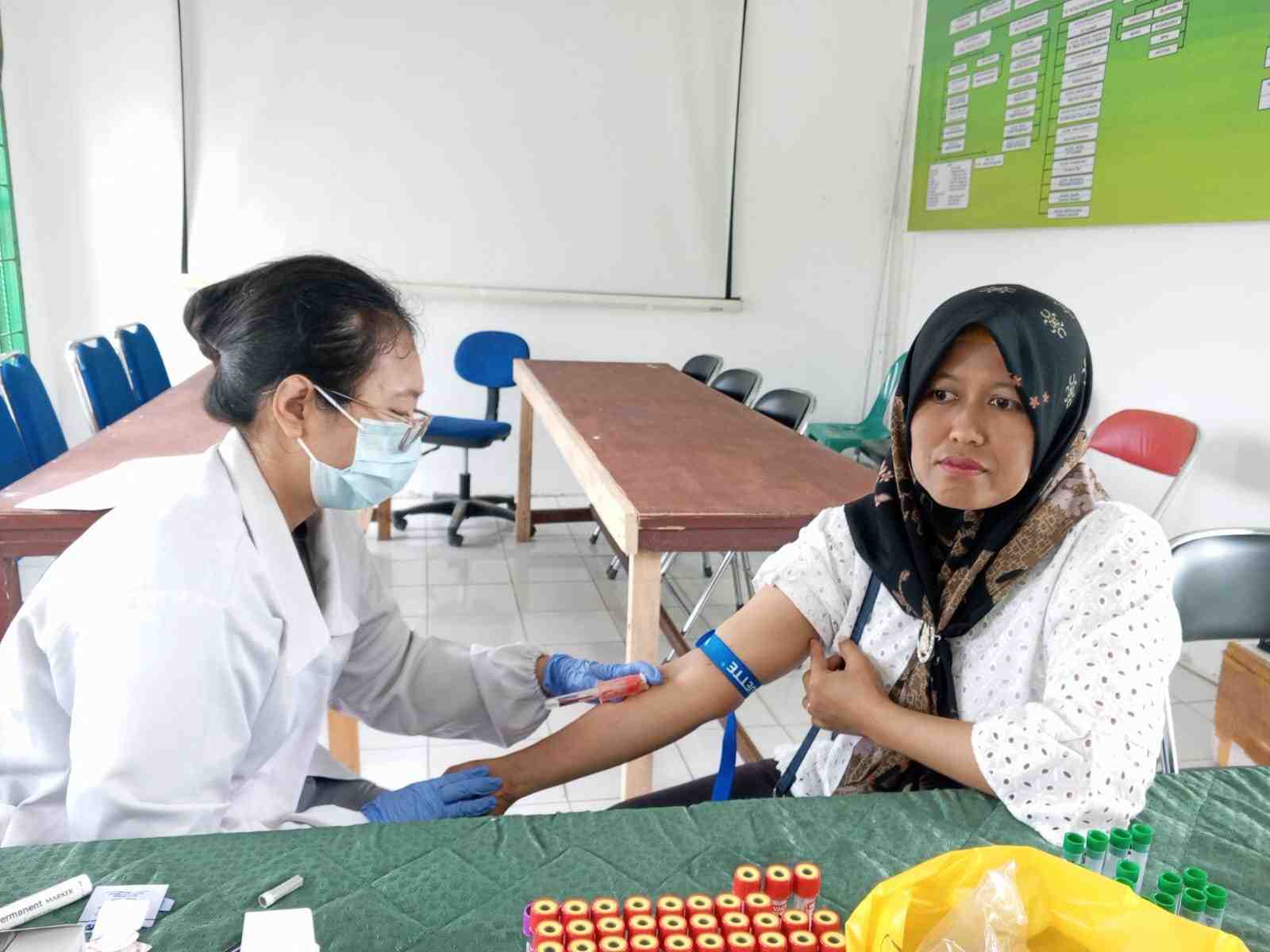 PENGAMBILAN SAMPEL DARAH
