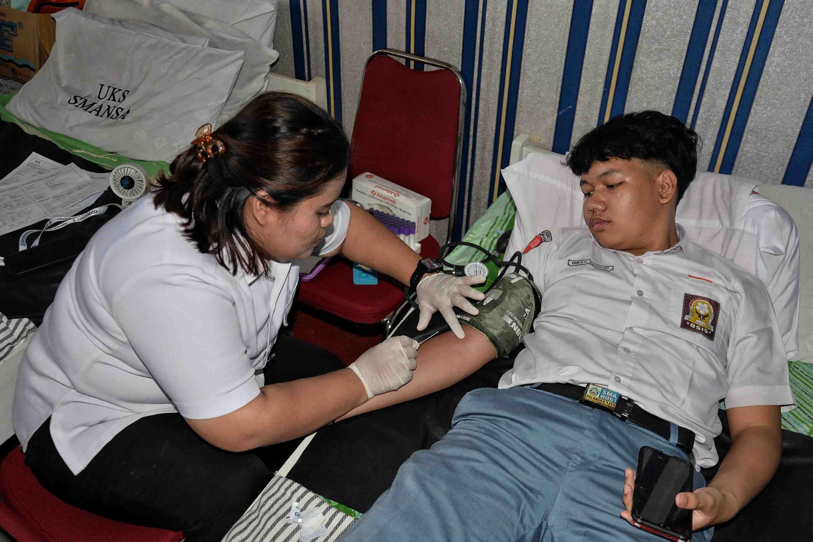 DONOR DARAH DI SEKOLAH