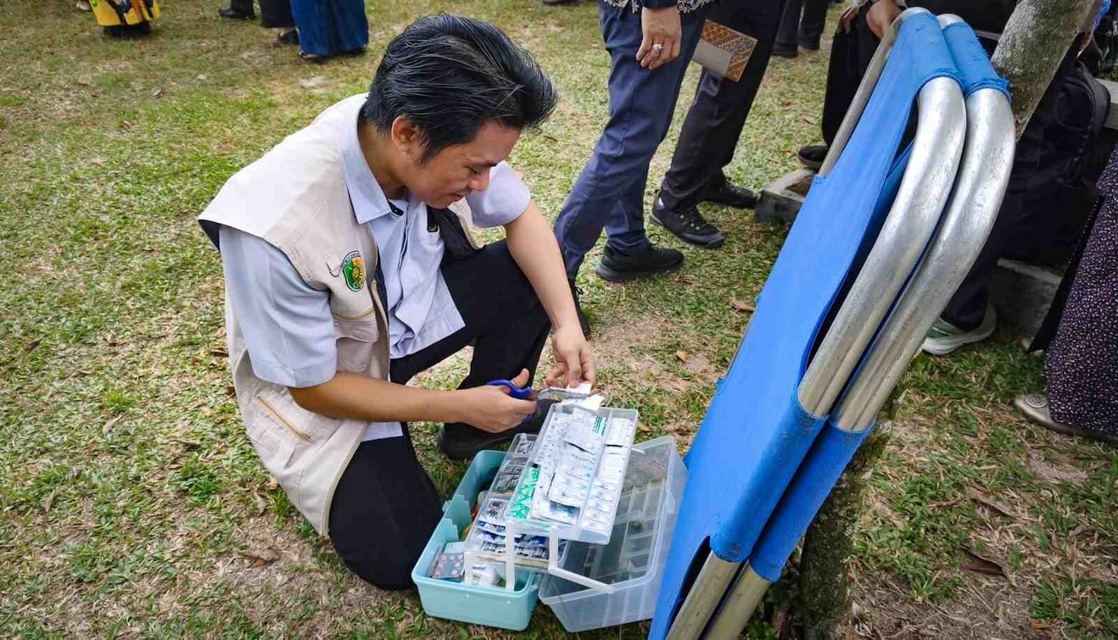 SIAPKAN OBAT-OBATAN