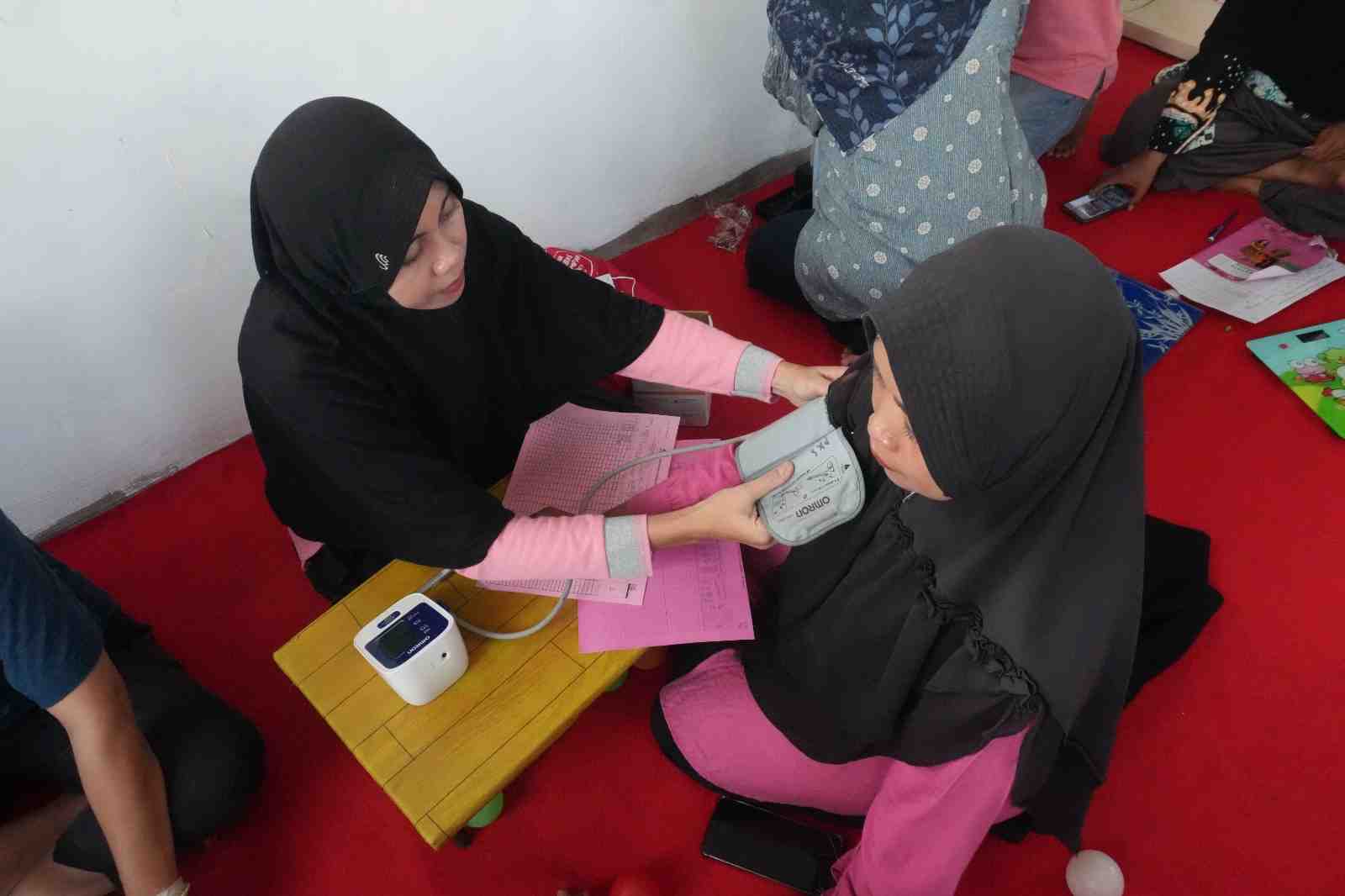 UKUR TEKANAN DARAH IBU HAMIL