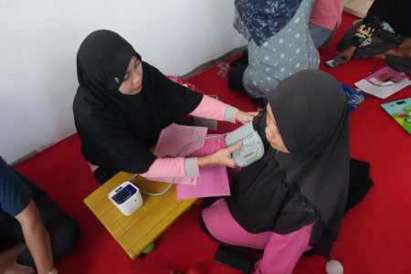 UKUR TEKANAN DARAH IBU HAMIL