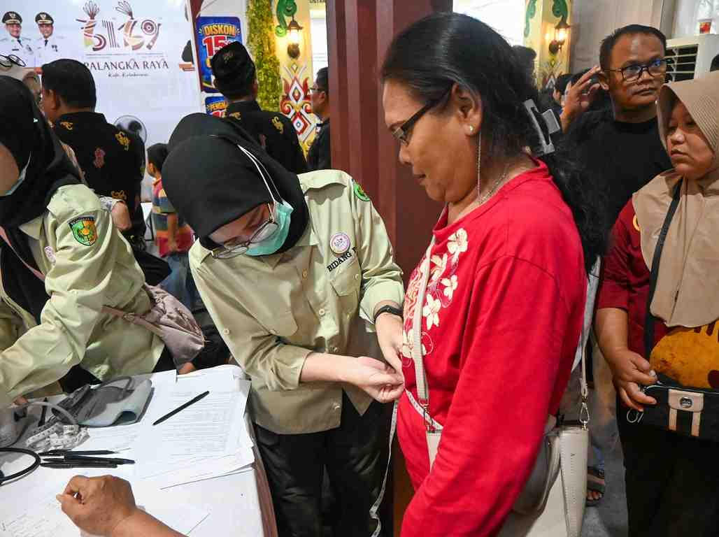 UKUR LINGKAR PERUT PENGUNJUNG